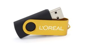 SW502: Two-Tone Swivel USB Flash Drive